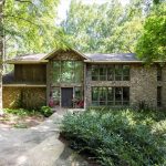 A Lakeside Icon: 113 Grace Trace Lizella, GA
