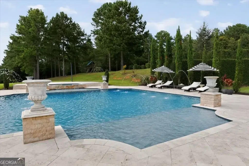 - Joanna "JoJo" Jones