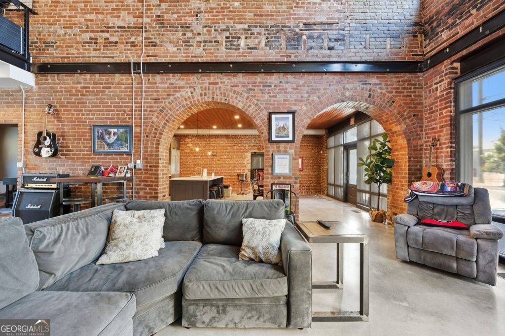 534 2nd Street Loft