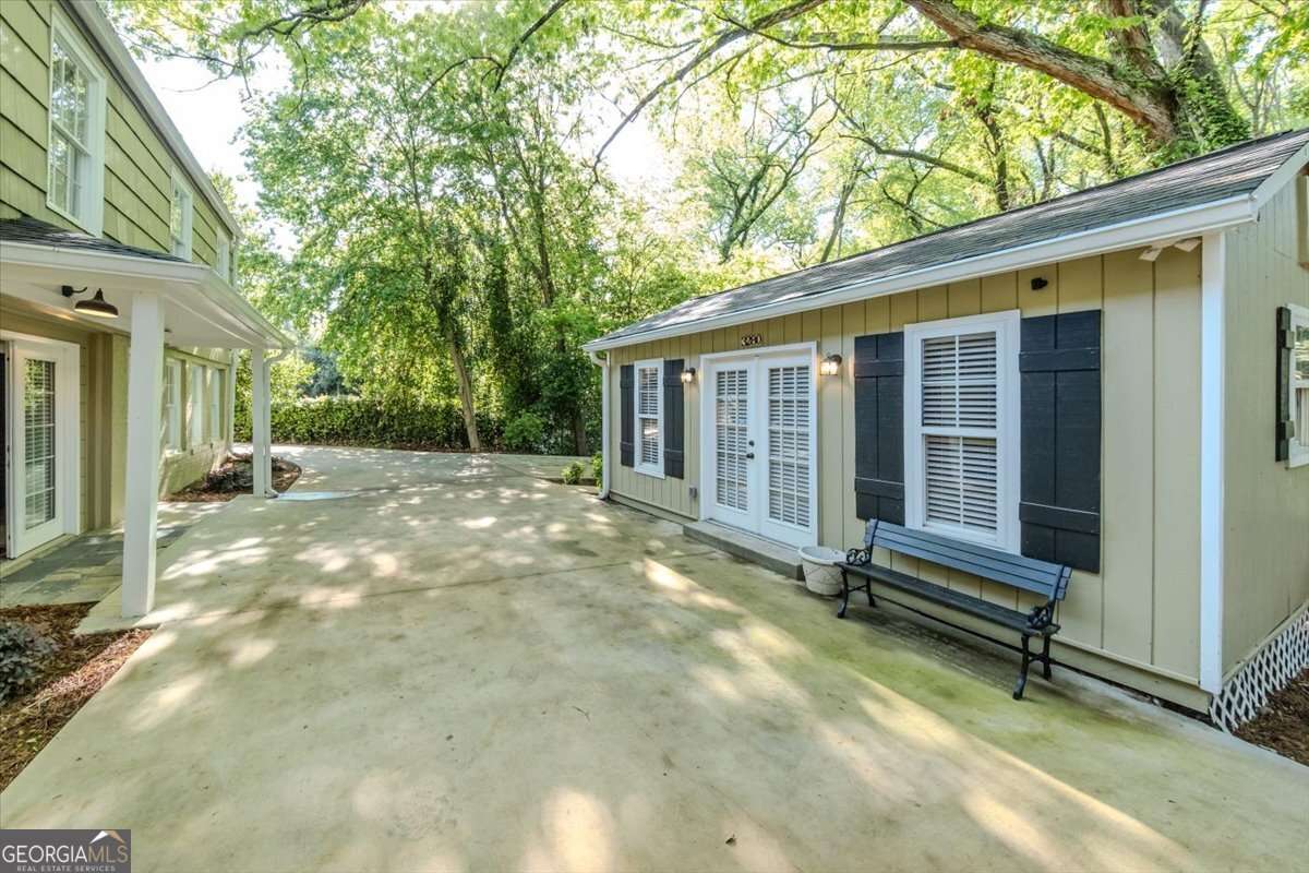 3280 Ingleside Avenue