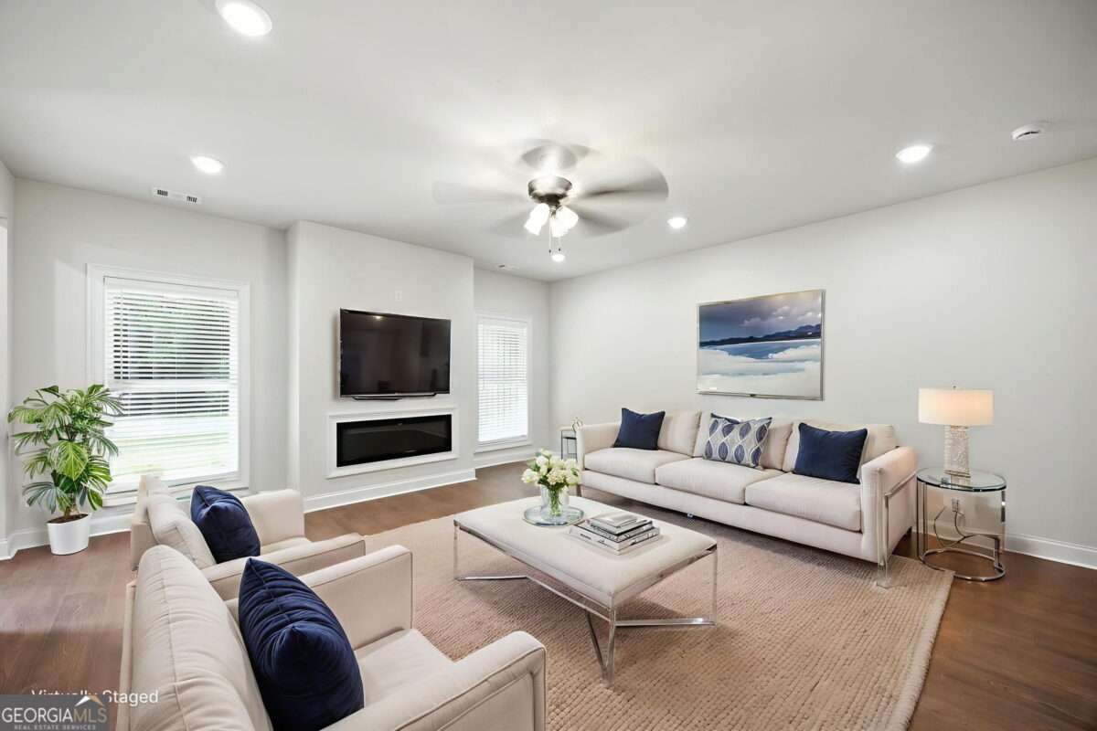 - Joanna "JoJo" Jones